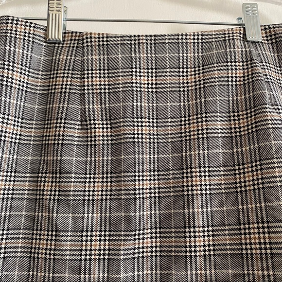 H&M Plaid Skirt - Picture 2 of 4